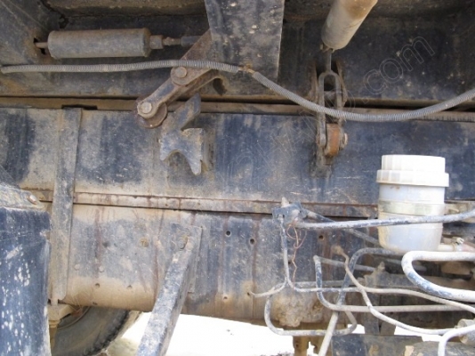 รถบรรทุก 10 ล้อดั๊มพ์ ยี่ห้อ NISSAN 225 แรงม้า รถบรรทุก 10 ล้อดั๊มพ์ ยี่ห้อ NISSAN 225 แรงม้า