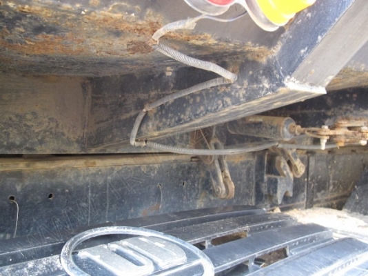 รถบรรทุก 10 ล้อดั๊มพ์ ยี่ห้อ NISSAN 225 แรงม้า รถบรรทุก 10 ล้อดั๊มพ์ ยี่ห้อ NISSAN 225 แรงม้า