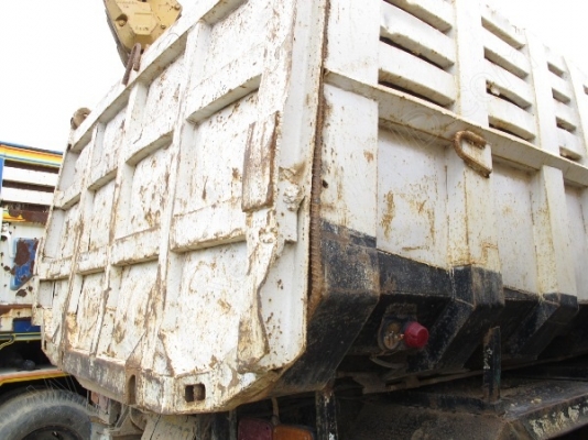 รถบรรทุก 10 ล้อดั๊มพ์ ยี่ห้อ NISSAN 225 แรงม้า รถบรรทุก 10 ล้อดั๊มพ์ ยี่ห้อ NISSAN 225 แรงม้า