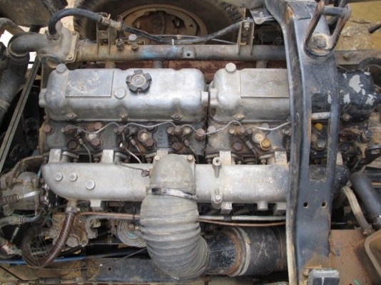 รถบรรทุก 10 ล้อดั๊มพ์ ยี่ห้อ NISSAN 225 แรงม้า รถบรรทุก 10 ล้อดั๊มพ์ ยี่ห้อ NISSAN 225 แรงม้า