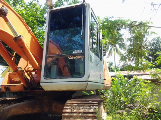 รถโคมัสสุ100รุน3สภาพดีเครื่องฟิต รถโคมัสสุ100รุน3สภาพดีเครื่องฟิต