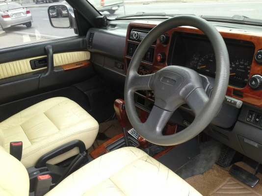 ISUZU - TROOPER - LS 3.2 AT ISUZU - TROOPER - LS 3.2 AT