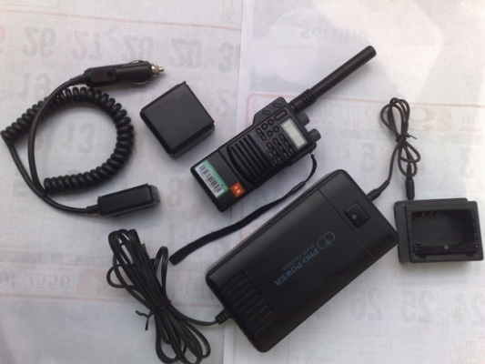 ขายstandard c-150 สถาพพร้อมใช้งานรับส่งปกติ H-5-7 วัตต์,M-3วัตต์,L-1วัตต์ ทุกปุ่มใช้งานได้ปกติ สิ่งที่จะได้ 1.ตัวเครื่อง 2.เสายาง1ต้น 3.สายคล้องมือ 4.เซฟเวอร์ 12 โวลล์ 5.กล่องราง 6 ก้อน6.แท่นชาร์ท7.ถ่านชาร์ทสั้น1ก้อน ขายในราคา 3300 บาทพร้อมส่ง EMS พร้อมโอ