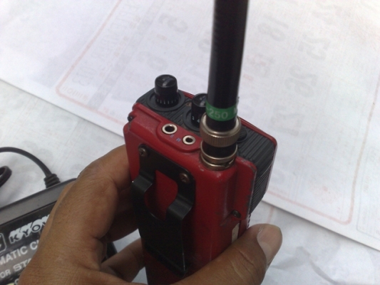 ขายADI commader 245 ใช้งานได้ปกติรับและส่ง กำลังส่งออก 5 วัตต์ สิ่งที่จะได้ 1.ตัวเครื่อง 2.แบต 10 ก้อน 3.เสายาง 4.แท่นชาร์ท ขายในราคา 1900 บาทสนใจพร้อมโอน ธนาคารไทยพาณิชย์ 0524083475 นิธิโรจน์ วงษ์ขันธ์เดช ขายADI commader 245 ใช้งานได้ปกติรับและส่ง กำลังส่งออก 5 วัตต์ สิ่งที่จะได้ 1.ตัวเครื่อง 2.แบต 10 ก้อน 3.เสายาง 4.แท่นชาร์ท ขายในราคา 1900 บาทสนใจพร้อมโอน ธนาคารไทยพาณิชย์ 0524083475 นิธิโรจน์ วงษ์ขันธ์เดช