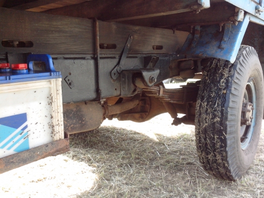 ขายรถบรรทุก 4 ล้อเครื่อง85เกียร์สั้น ขายรถบรรทุก 4 ล้อเครื่อง85เกียร์สั้น