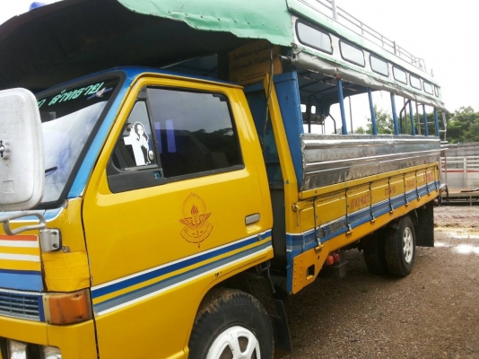 รถบรรทุก isuzu