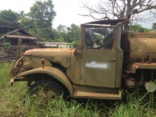 ขายรถบรรจุน้ำ 10 ล้อ เปนรถทหาร ซื้อไปทำรถเทรลเลอลากรถเกี่ยวหรือรถแมคโคได้