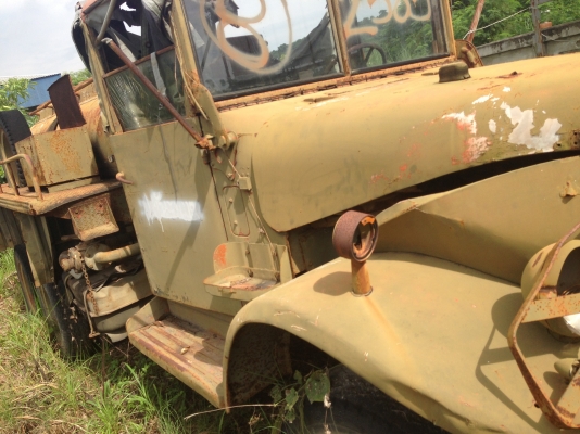 ขายรถบรรจุน้ำ 10 ล้อ เปนรถทหาร ซื้อไปทำรถเทรลเลอลากรถเกี่ยวหรือรถแมคโคได้