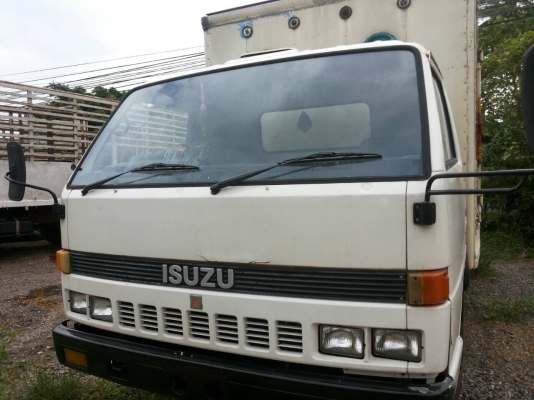รถบรรทุก isuzu