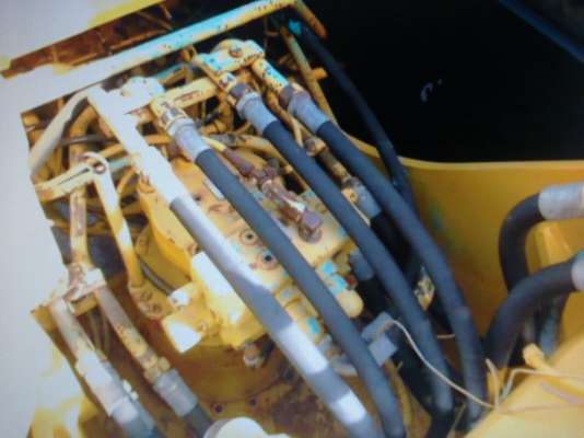 ขายด่วน SK220มาคร์ที LL นำเข้าเก่าญี่ปุ่นแท้ไม่เคยใช้งานในไทยเลย  พร้อมใช้ไฟฟ้าครบ เดิมๆๆจากนอก ชั่วโมงทำงานน้อย 47xx