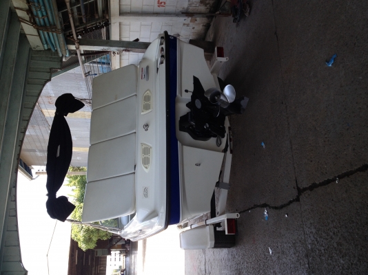 ขายด่วน เรือBAYLINERปี2007 เครื่อง4.3 ยาว18.5ฟุต ซื้อมา8เดือน ลงเล่น4ครั้ง เปลี่ยนใบจักรสแตนเลสแล้ว เรืออยู่สมุทรสงคราม แม่กลอง โทรคุณเชษฐ์ 0819076655