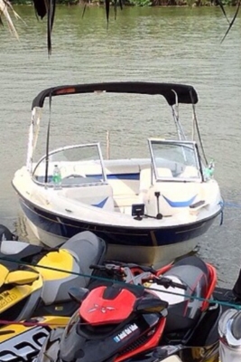 ขายด่วน เรือBAYLINERปี2007 เครื่อง4.3 ยาว18.5ฟุต ซื้อมา8เดือน ลงเล่น4ครั้ง เปลี่ยนใบจักรสแตนเลสแล้ว เรืออยู่สมุทรสงคราม แม่กลอง โทรคุณเชษฐ์ 0819076655