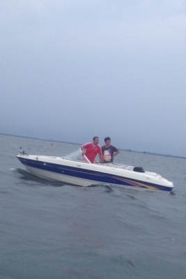 ขายด่วน เรือBAYLINERปี2007 เครื่อง4.3 ยาว18.5ฟุต ซื้อมา8เดือน ลงเล่น4ครั้ง เปลี่ยนใบจักรสแตนเลสแล้ว เรืออยู่สมุทรสงคราม แม่กลอง โทรคุณเชษฐ์ 0819076655