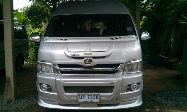 ขายดาวน์รถตู้ครับพร้อมใช้