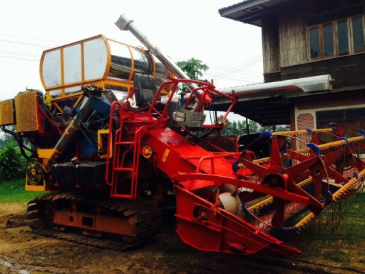 ขายรถเกี่ยวแบบอุ้ม เกษตรพัฒนา ไอ้หนุ่มไวไฟ รุ่น "ร้อนกว่าไฟ"  อุ้ม2.5ตัน ตัวเดิน10HT ปั๊มไดกิ้น23 เครื่องISUZU ROCKY 6HE1 195TURBO  ช่วงล่างดี เครื่องแน่น ปั๊มดี ช่วงล่างใหม่ ซ่อมถึงตลอด สีใหม่สวยสด ครับ พร้อมใช้งาน ราคาต่อรองได้เด้อ พี่น้องครับ