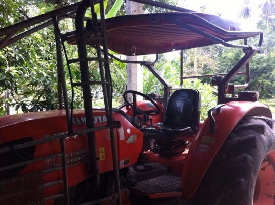รถไถ่ KUBOTA  7040  สนใจติดต่อ 081 - 6079515