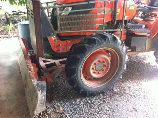 รถไถ่ KUBOTA  7040  สนใจติดต่อ 081 - 6079515