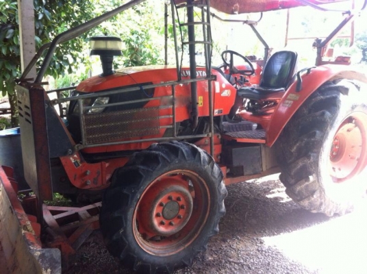 รถไถ่ KUBOTA  7040  สนใจติดต่อ 081 - 6079515