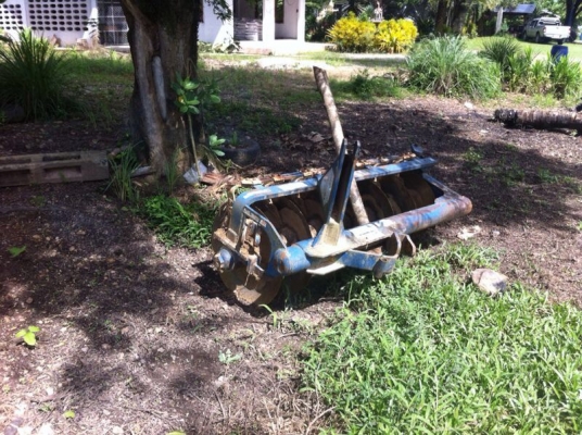 รถไถ่ KUBOTA  7040  สนใจติดต่อ 081 - 6079515