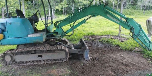 ขายรถขุด ขนาด 30 เอนกประสงค์ มี่ที่คีบ พร้อมใช้