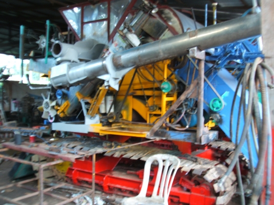 รถเกี่ยวเกษตรพัฒนา อุ้ม 2.5 ตัน