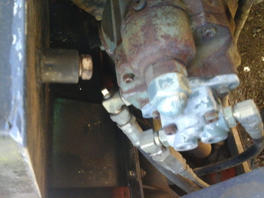 ต้องการขายรถขุดเล็ก SUMITOMO S90FX2 ต้องการขายรถขุดเล็ก SUMITOMO S90FX2