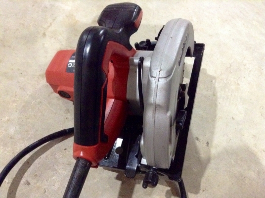 ขายเลื่อยวงเดือน 7" ยี่ห้อ Maktec รุ่น MT582 ขายเลื่อยวงเดือน 7" ยี่ห้อ Maktec รุ่น MT582