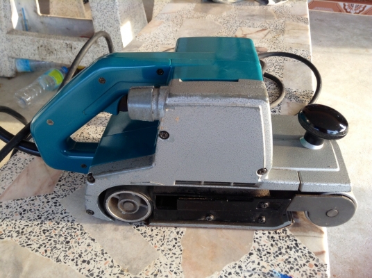 ขายรถถังขัดกระดาษทราย ยี่ห้อมากีต้า รุ่น 9401 ขายรถถังขัดกระดาษทราย ยี่ห้อมากีต้า รุ่น 9401