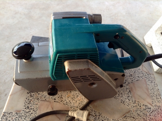 ขายรถถังขัดกระดาษทราย ยี่ห้อมากีต้า รุ่น 9401 ขายรถถังขัดกระดาษทราย ยี่ห้อมากีต้า รุ่น 9401