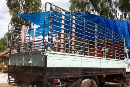 ขายกะบะพร้อมคอกเหล็ก