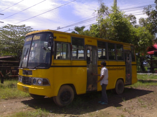ขายรถบัสโดยสารโรงเรียน HINO KMเครื่อง EH300 สภาพสวยๆ ขายรถบัสโดยสารโรงเรียน HINO KMเครื่อง EH300 สภาพสวยๆ