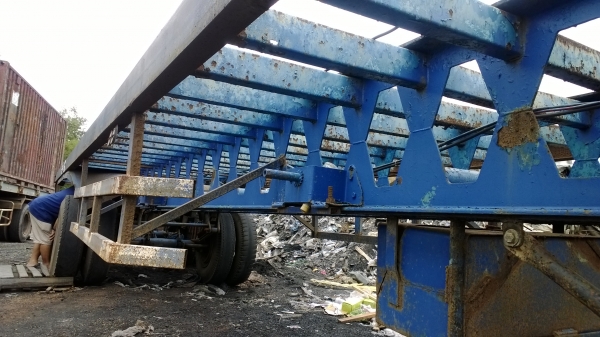 หางพื้นเรียบยาว12ม.2คาน ของKS ปี*2543 หางยังสวย ล้อมีครบ..เล่มพร้อม...