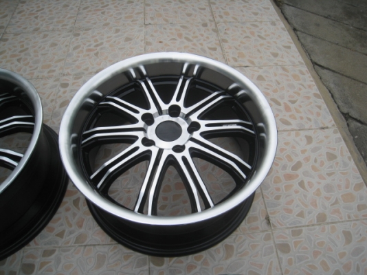 ขายล้อแม็ก w work มือสอง 17"x7.5" หน้า et45, หลัง et40 5 รู 114.3  สนใจติดต่อเล็กคลองสามครับ (081-3747940)