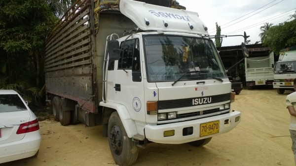 10ล้อISUZU 175เพลาเดียว สวย สภาพสวยจริงๆ....