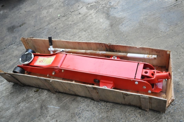 ขาย แม่แรงจระเข้ 5 ตัน เปิดตู้ติดมา1ตัวเท่านั้นใหม่ๆ 16,500เท่านั้น!!