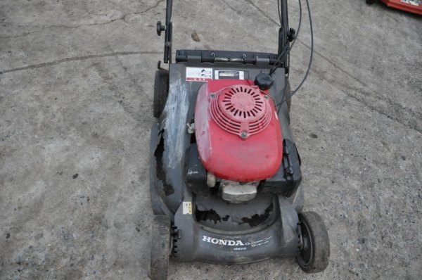 ขายรถตัดหญ้า สภาพเดิมๆจากญี่ปุ่น ราคาถูก