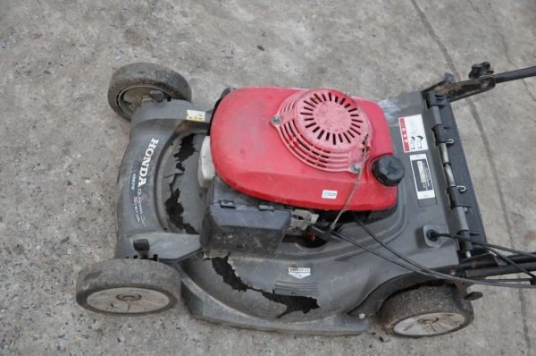 ขายรถตัดหญ้า สภาพเดิมๆจากญี่ปุ่น ราคาถูก