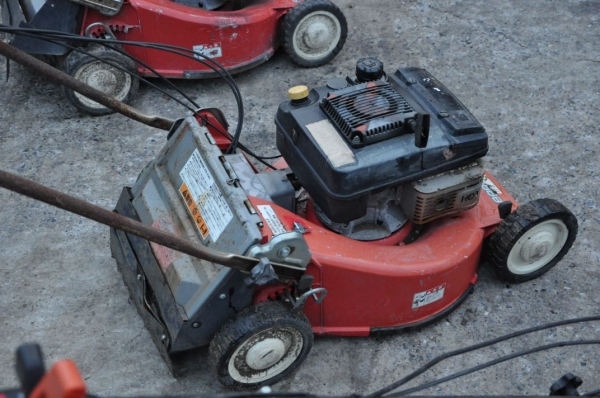 ขายรถตัดหญ้า สภาพเดิมๆจากญี่ปุ่น ราคาถูก