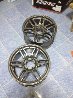 ขายล้อขอบ18  6รู กว้าง8.5 ET25  1คู่ ครับถูกๆ 6000.-