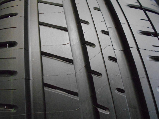 ขายเศษยาง มิชลิน ไพลอต สปอร์ต 3 ขนาด 215/45/17 ปลายปี 12 ยางไม่เคยลงพื้น 1 เส้น/ใส่-ถ่วงฟรีค่ะ