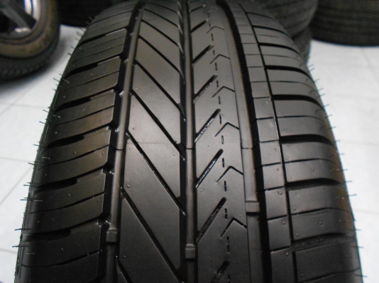 ขายยาง Goodyear Duraplus 195/65/15 ปี 13 ดอกสวย ไม่มีปะ 1 ชุด/ใส่-ถ่วงฟรี
