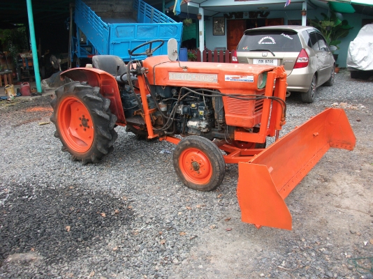 ขายคูโบต้า L2000 รถสวยสภาพเดิม พร้อมใบดันหน้า...