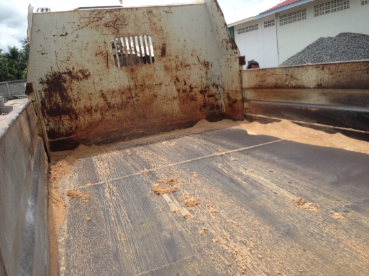 ขายด่วน รถบรรทุก 6 ล้อกระบะดั้ม HINO FC4J-140 แรง รถจดทะเบียนปี 2555 คัซซี FC4JEA-109xx  คัซซีใหญ่ สวยตลอดเส้น เครื่อง HINO JO5C -140 แรง เครื่องดี หัวสภาพสวย ภายในครบ กระบะดั้มสภาพดี ช่วงยาว 4.30 เมตร ช่วงล่างใหญ่ ยางสวย เอกสารครบ ภาษีเต็ม เล่มทะเบียนพร้