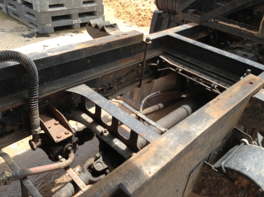 ขายด่วน รถบรรทุก 6 ล้อกระบะดั้ม HINO FC4J-140 แรง รถจดทะเบียนปี 2555 คัซซี FC4JEA-109xx  คัซซีใหญ่ สวยตลอดเส้น เครื่อง HINO JO5C -140 แรง เครื่องดี หัวสภาพสวย ภายในครบ กระบะดั้มสภาพดี ช่วงยาว 4.30 เมตร ช่วงล่างใหญ่ ยางสวย เอกสารครบ ภาษีเต็ม เล่มทะเบียนพร้