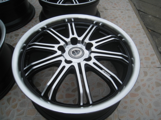 ขายล้อแม็ก w work มือสอง 17"x7.5" หน้า et45, หลัง et40 5 รู 114.3  สนใจติดต่อเล็กคลองสามครับ (081-3747940)