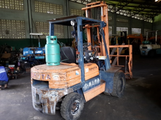 ขาย รถยก 3 ตัน TOYOTA รุ่น 5FG30 เสา 4 เมตร หิ้ง มือสองญี่ปุ่น