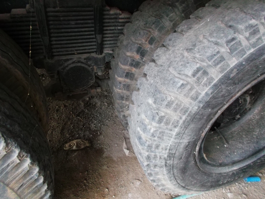 ขายด่วนรถสิบล้อFN215Kเพลาเดียวหัวครั้ชซีเครือง6D14ยางดี