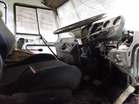 ขายด่วนรถสิบล้อFN215Kเพลาเดียวหัวครั้ชซีเครือง6D14ยางดี