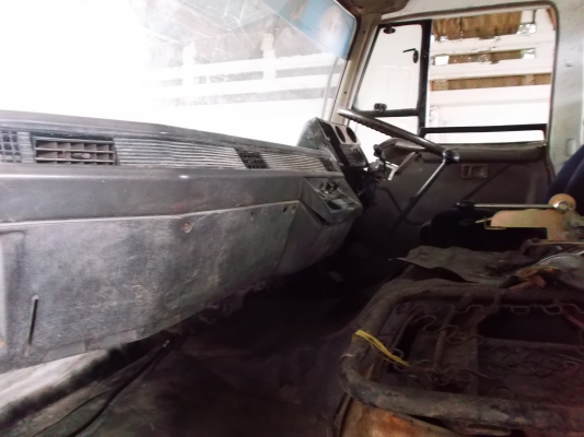 ขายด่วนรถสิบล้อFN215Kเพลาเดียวหัวครั้ชซีเครือง6D14ยางดี