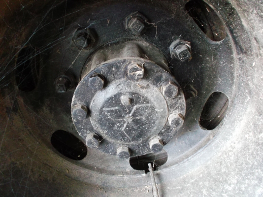 ขายด่วนรถสิบล้อFN215Kเพลาเดียวหัวครั้ชซีเครือง6D14ยางดี